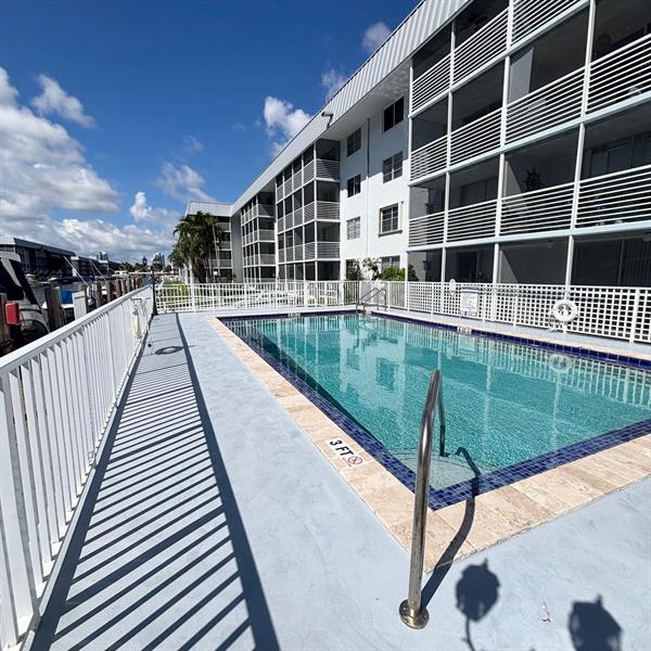 Image 19 of 22 For 3750 170th St  107