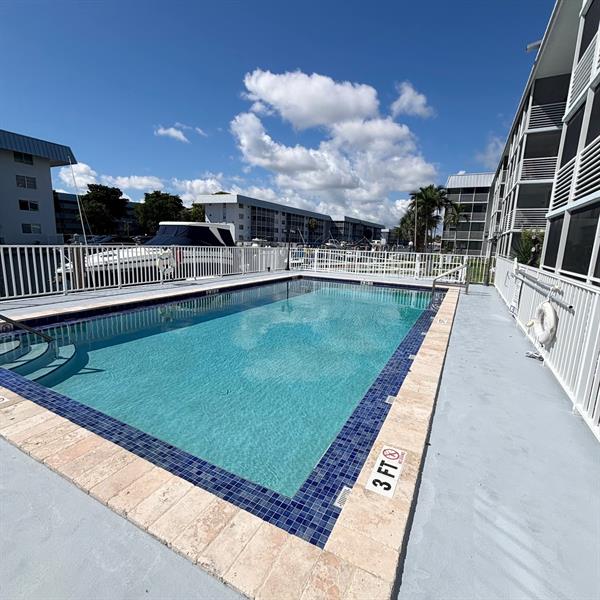 Image 20 of 22 For 3750 170th St  107