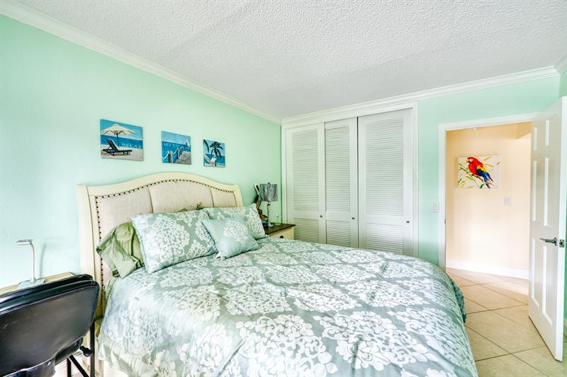 Image 12 of 16 For 625 Orton Avenue  16