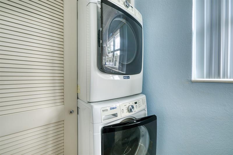 Image 13 of 16 For 625 Orton Avenue  16