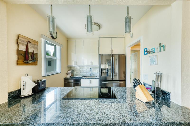 Image 7 of 16 For 625 Orton Avenue  16