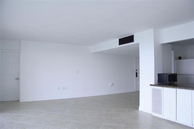 Image 4 of 13 For 11111 Biscayne Blvd  1901