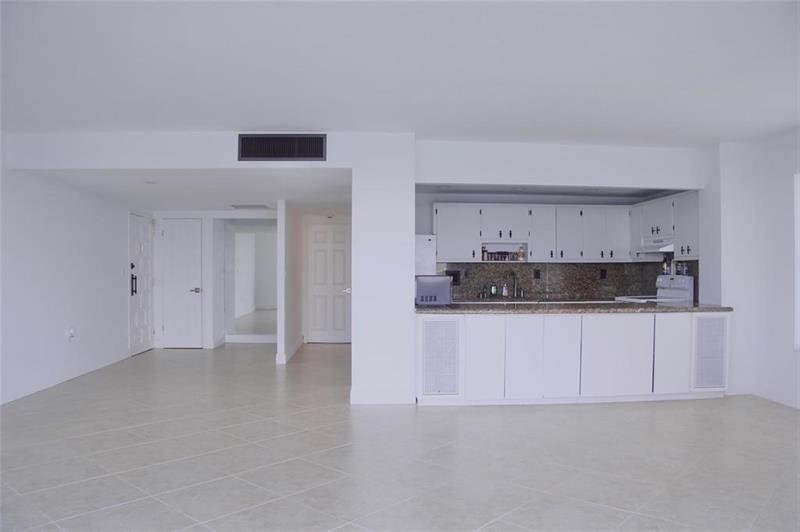 Image 5 of 13 For 11111 Biscayne Blvd  1901