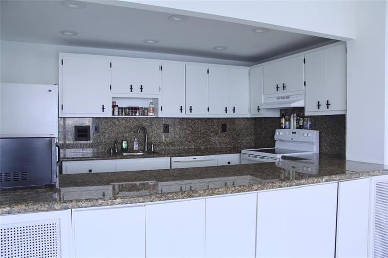 Image 7 of 13 For 11111 Biscayne Blvd  1901