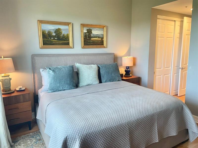 Image 16 of 60 For 2609 14th Ave  402