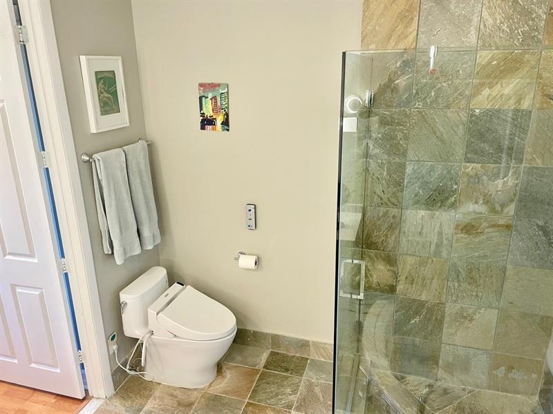 Image 22 of 60 For 2609 14th Ave  402