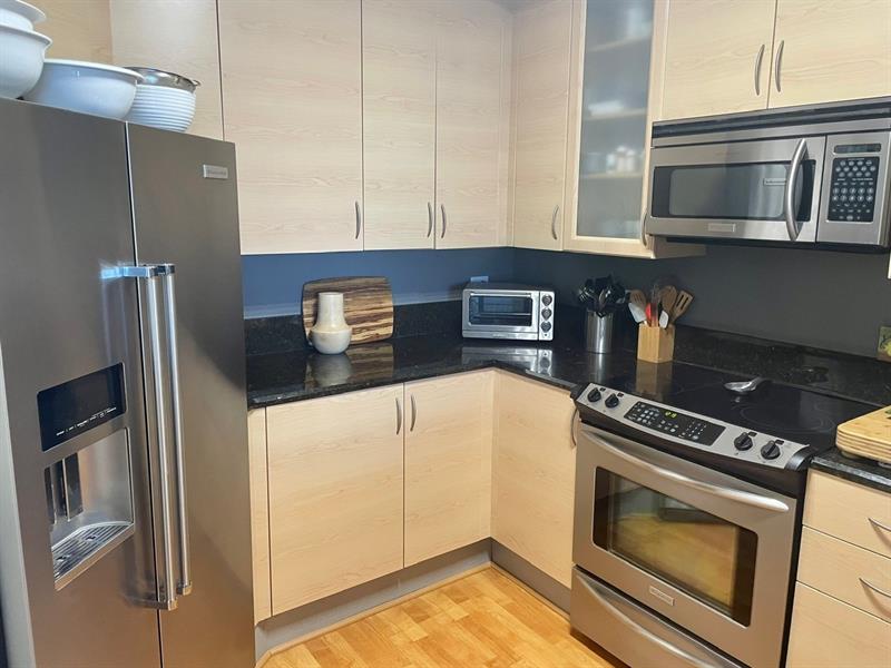 Image 8 of 60 For 2609 14th Ave  402