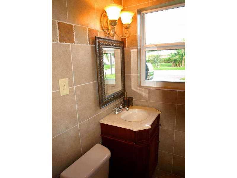 Image 16 of 22 For 160 12th St  