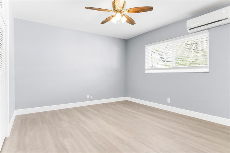 Image 17 of 18 For 4751 21st Ter  3