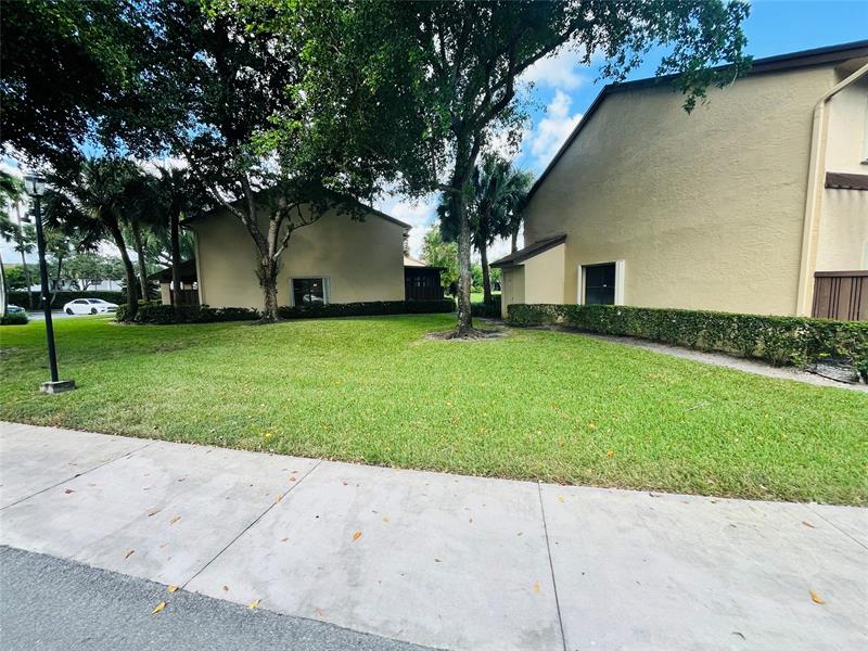 Image 6 of 14 For 3966 Cocoplum Cir  D