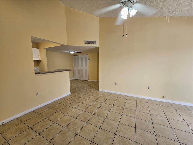 Image 4 of 13 For 7130 179th St  302