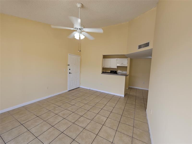 Image 5 of 13 For 7130 179th St  302