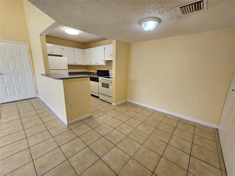 Image 6 of 13 For 7130 179th St  302