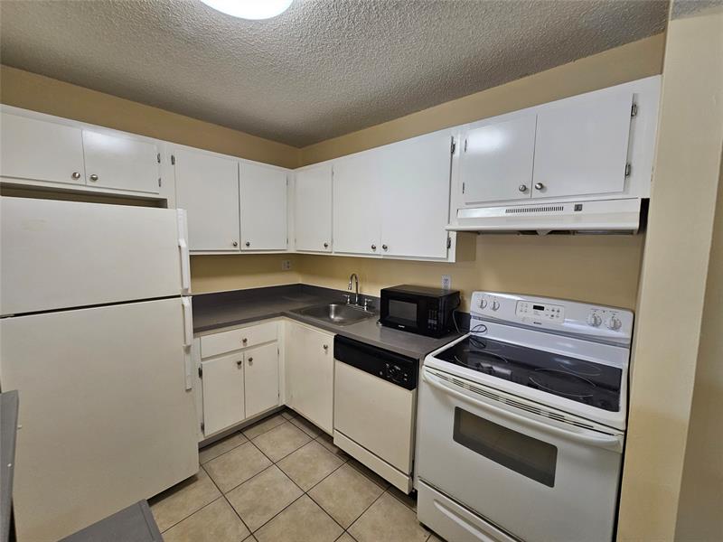 Image 7 of 13 For 7130 179th St  302