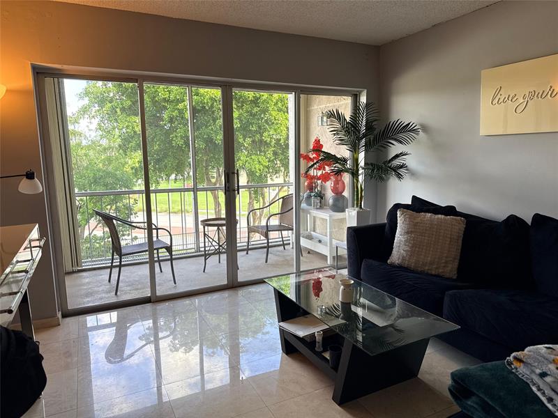 Image 9 of 12 For 505 Spencer Dr  210