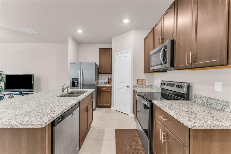 Image 16 of 39 For 5659 Enclave Dr