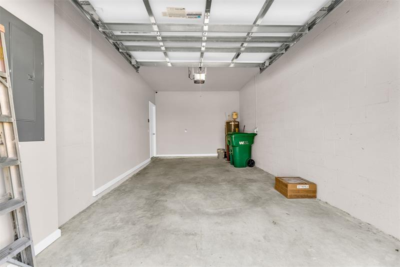 Image 33 of 39 For 5659 Enclave Dr