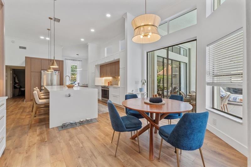 Image 11 of 39 For 4911 96th Dr