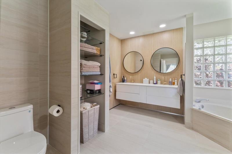 Image 20 of 39 For 4911 96th Dr