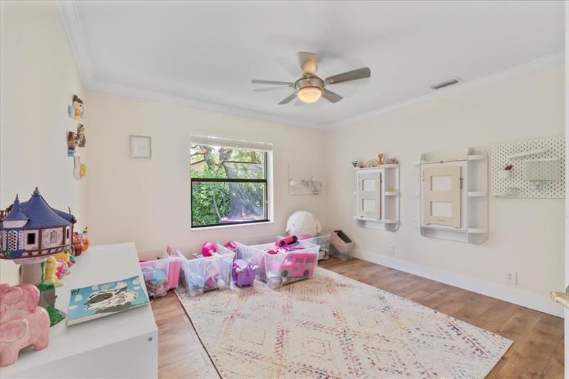 Image 24 of 39 For 4911 96th Dr