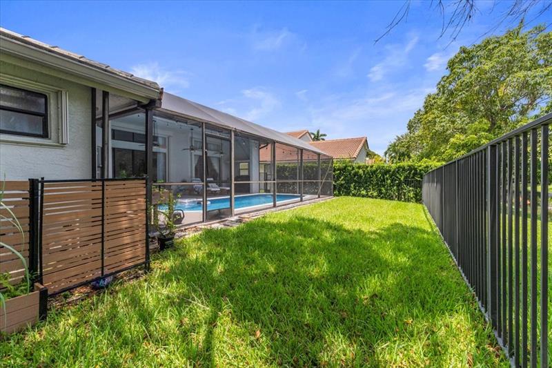 Image 32 of 39 For 4911 96th Dr