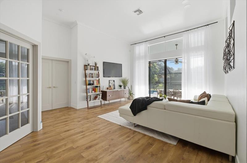 Image 5 of 39 For 4911 96th Dr