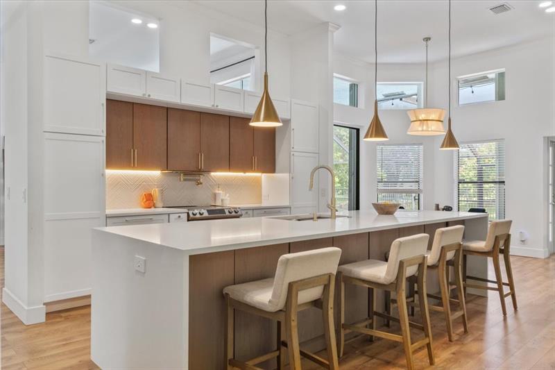 Image 8 of 39 For 4911 96th Dr