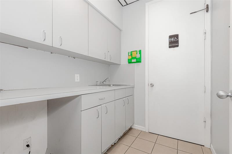 Image 22 of 45 For 3650 Coral Ridge Dr  102