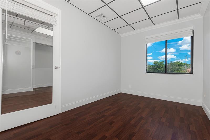 Image 25 of 45 For 3650 Coral Ridge Dr  102