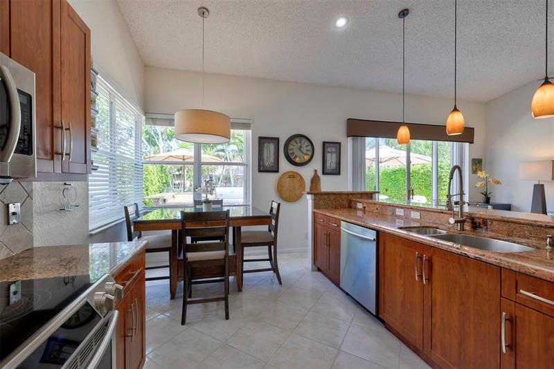 Image 12 of 52 For 11433 49th Drive