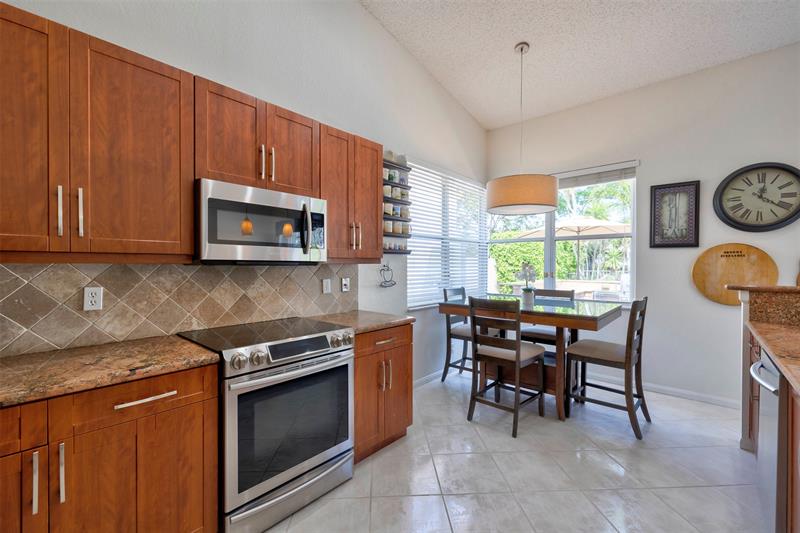 Image 13 of 52 For 11433 49th Drive