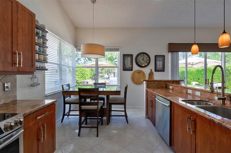 Image 14 of 52 For 11433 49th Drive