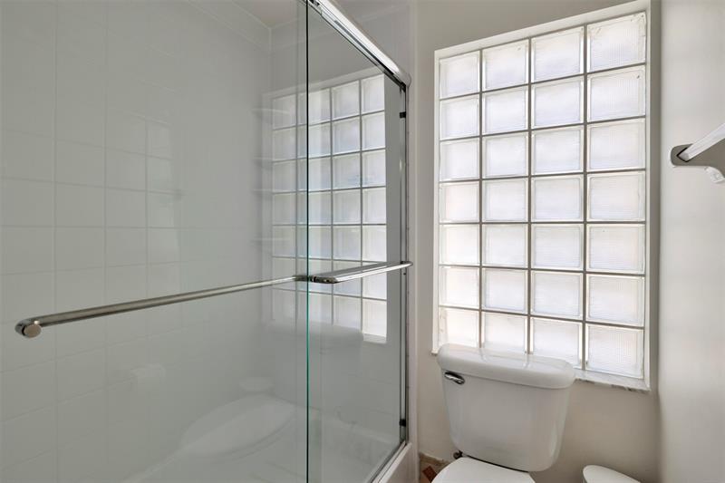 Image 22 of 52 For 11433 49th Drive