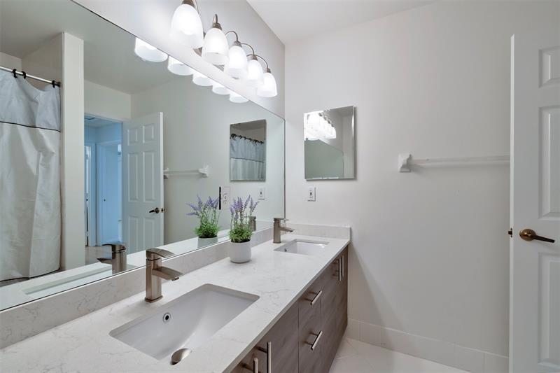 Image 26 of 52 For 11433 49th Drive