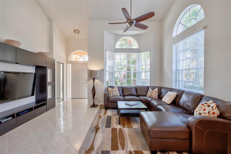 Image 5 of 52 For 11433 49th Drive