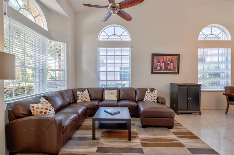 Image 6 of 52 For 11433 49th Drive