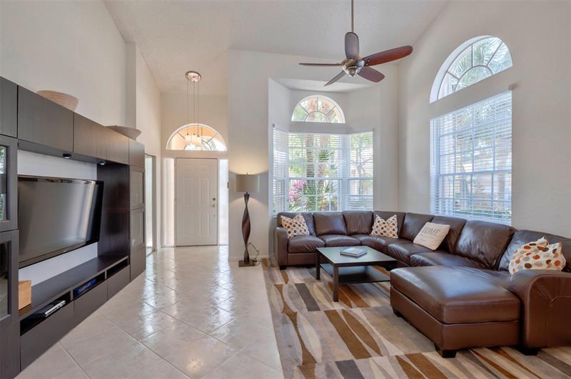 Image 7 of 52 For 11433 49th Drive