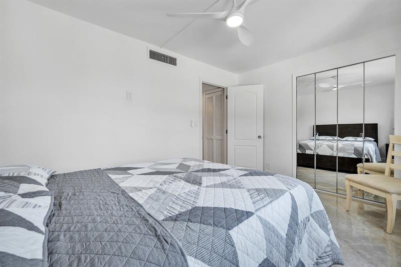 Image 17 of 21 For 720 Bayshore Dr  304