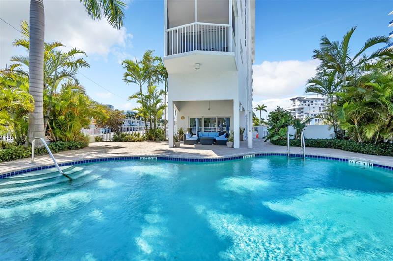 Image 19 of 21 For 720 Bayshore Dr  304