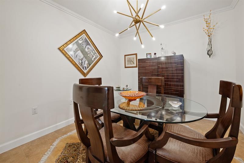 Image 15 of 43 For 2011 Ocean Blvd  206