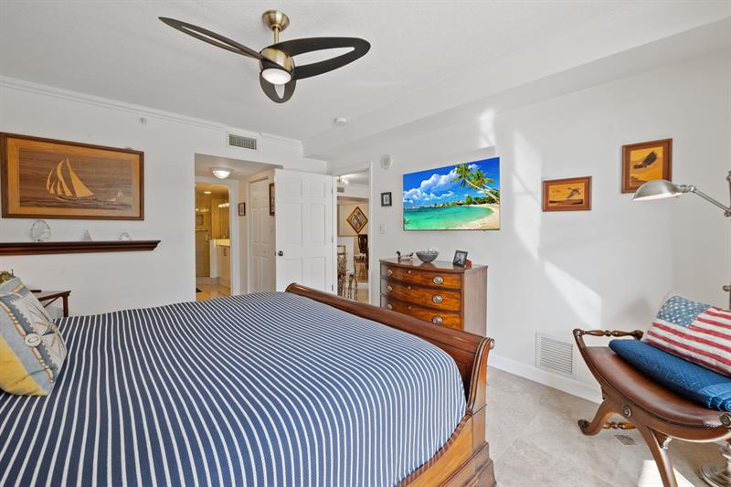 Image 16 of 43 For 2011 Ocean Blvd  206