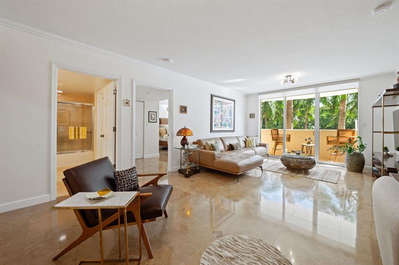 Image 4 of 43 For 2011 Ocean Blvd  206