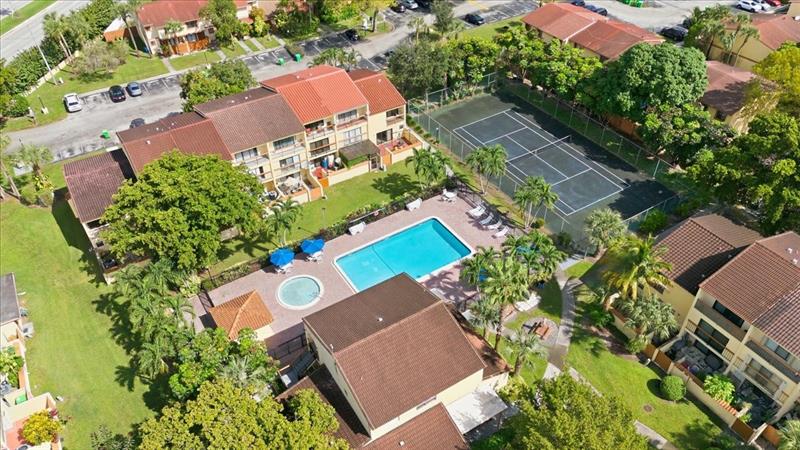 Image 10 of 50 For 7793 Grande St  7793