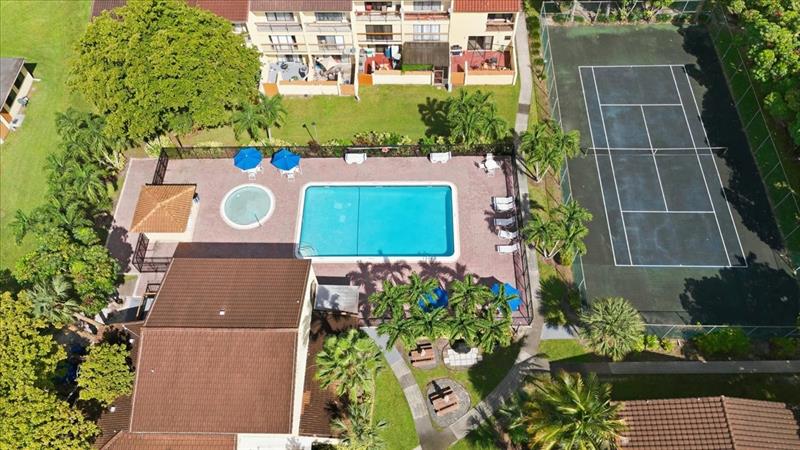 Image 11 of 50 For 7793 Grande St  7793