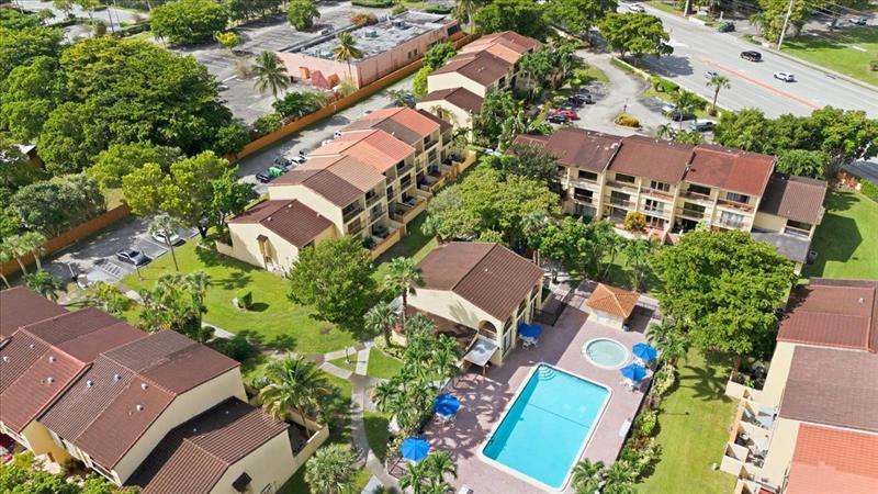 Image 12 of 50 For 7793 Grande St  7793