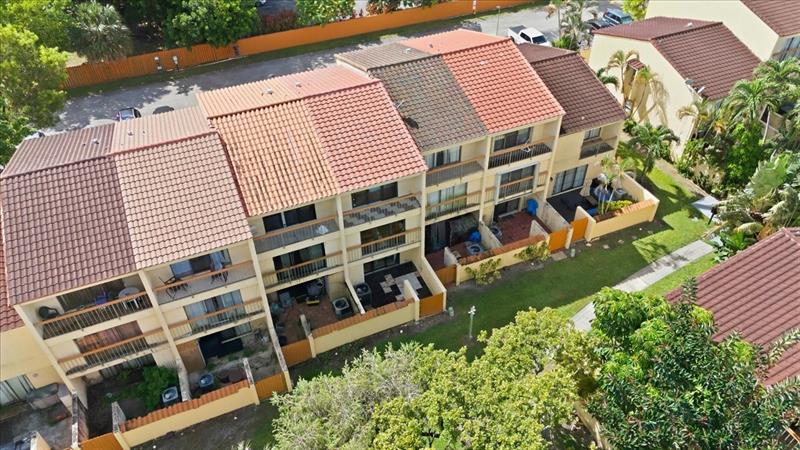 Image 13 of 50 For 7793 Grande St  7793