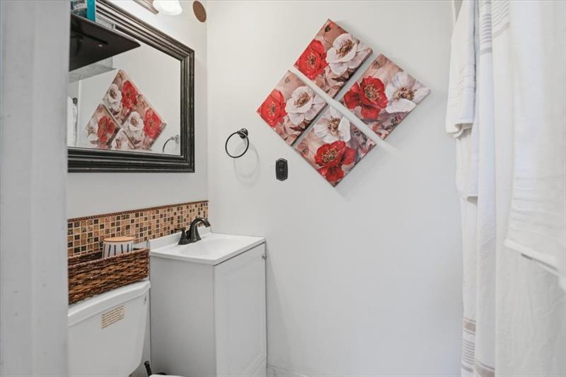 Image 43 of 50 For 7793 Grande St  7793