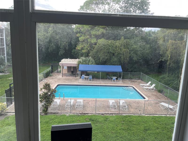 Image 4 of 14 For 9440 Live Oak Pl  306