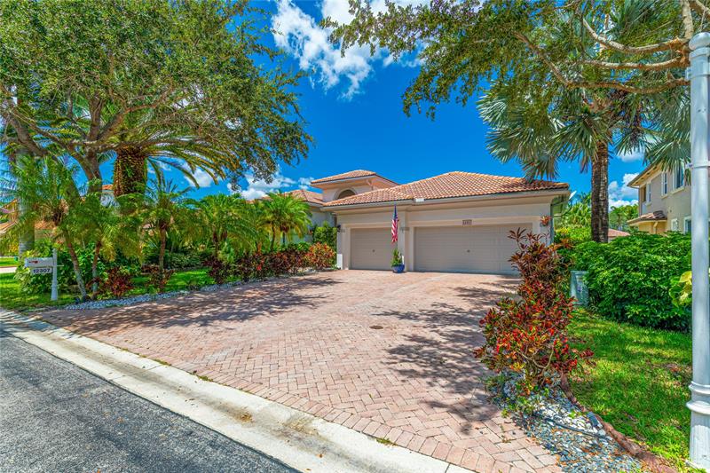 Image 11 of 77 For 12307 49th St