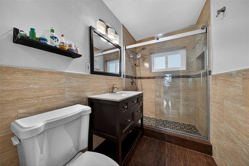 Image 15 of 19 For 5272 4th Ter